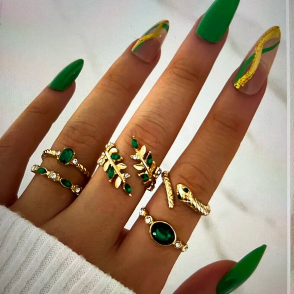 Elegant Green and Gold Ring Set